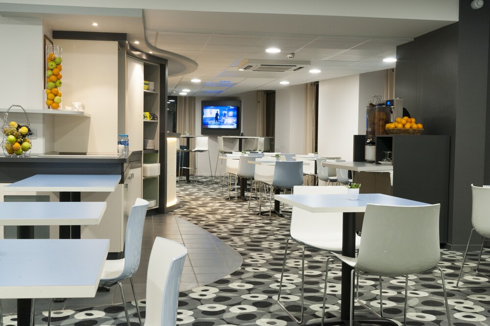 Food Court