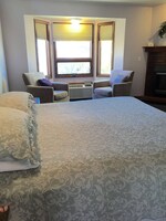 Deluxe Suite (with Living Room)