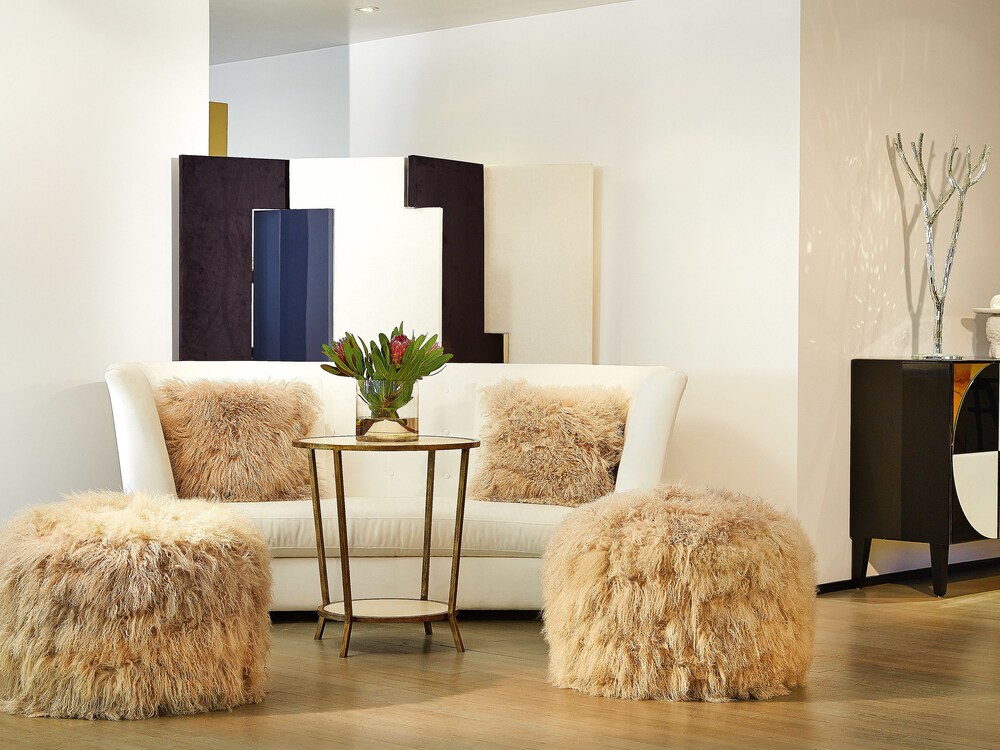 Hotel Lounge