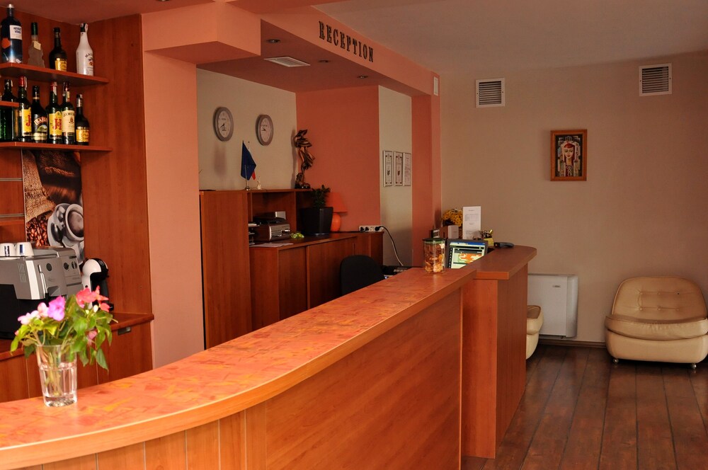 Hotel Lounge