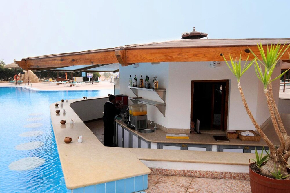 Poolside Bar