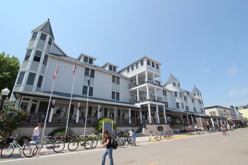 Lake View Hotel