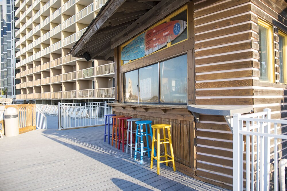 Poolside Bar