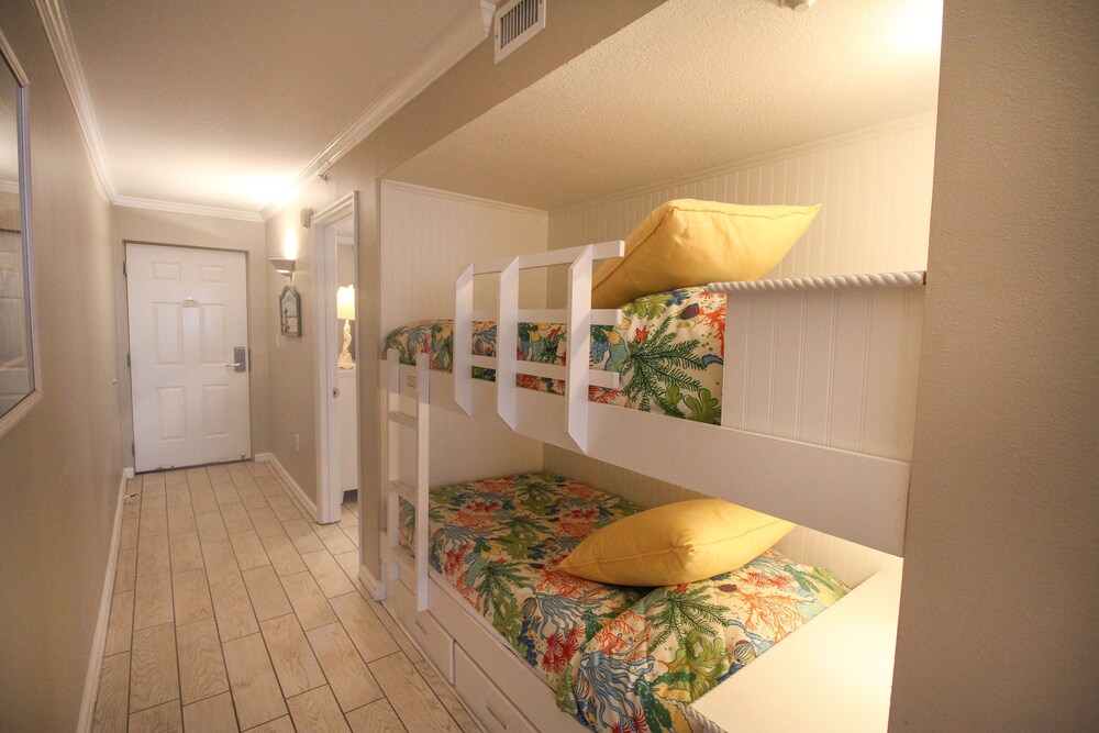 1 Bedroom, 2 Bathroom Condo (Dolphin) - In-Room Amenity