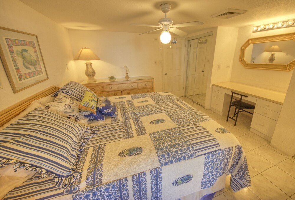 Condo, 3 Bedrooms, Oceanfront - Guestroom