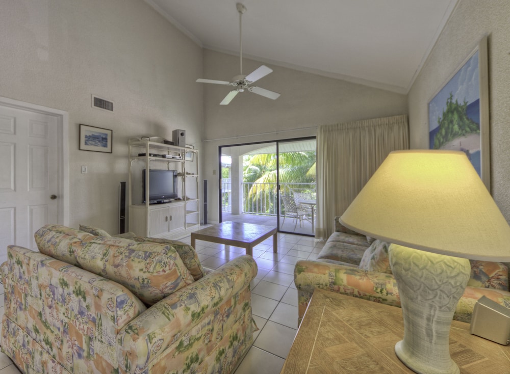 Standard Condo, 2 Bedrooms - Living Room