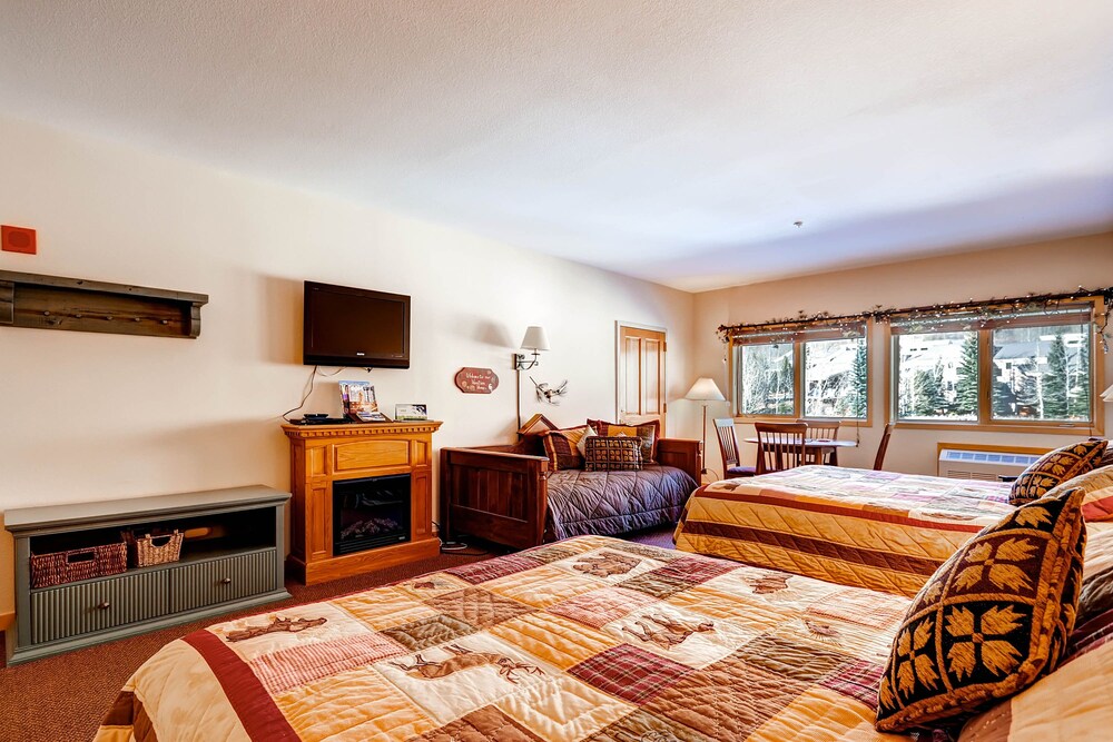 Efficiency Condo (Gateway) - Guestroom