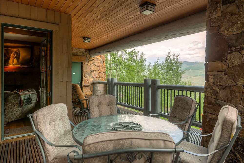 Condo, 4 Bedroom Plus (Bear Paw) 1 King Bed Features a Private Patio and Loft - Terrace/Patio