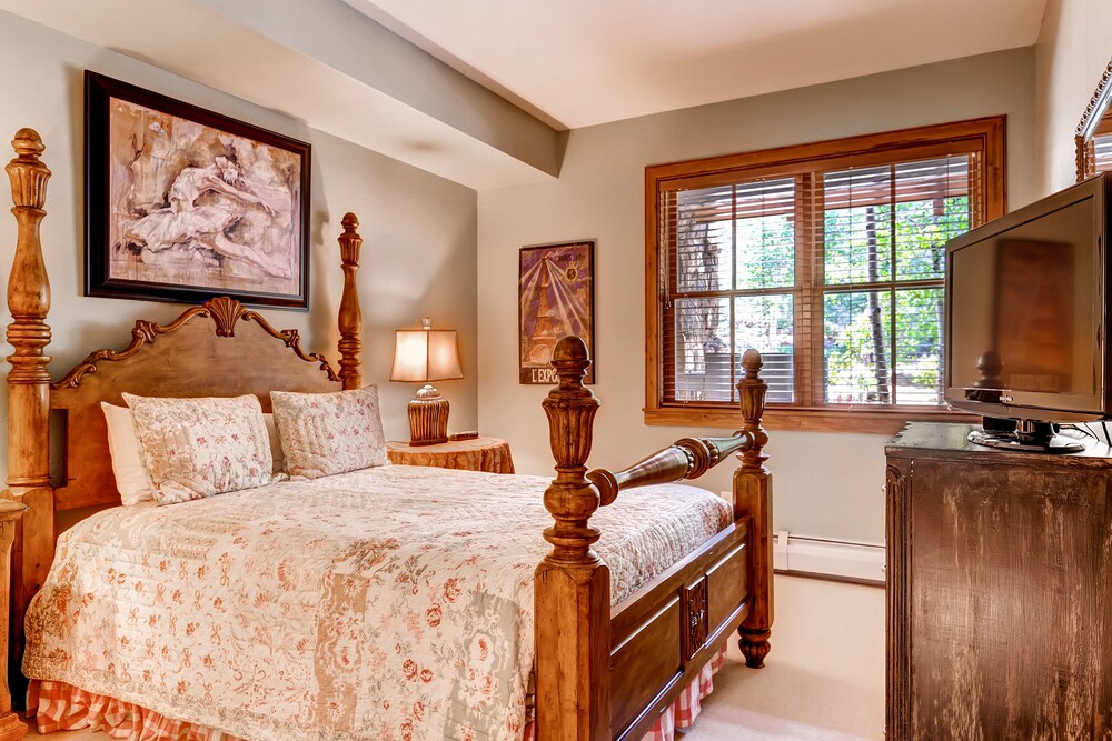 Condo, 4 Bedroom Plus (Bear Paw) 1 King Bed Features a Private Patio and Loft - Guestroom