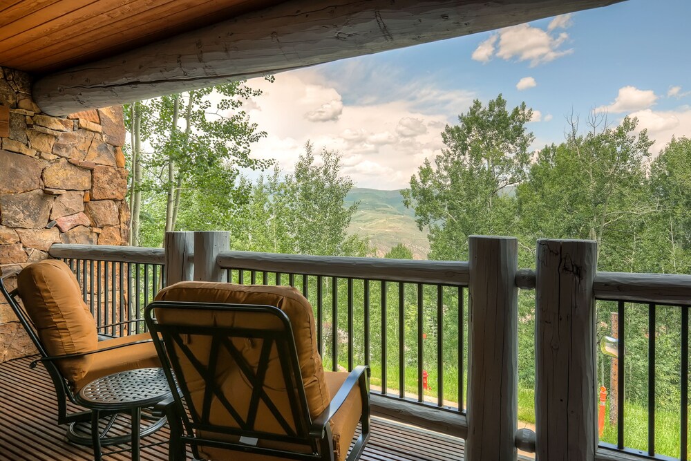 Condo, 4 Bedroom Plus (Bear Paw) 1 King Bed Features a Private Patio and Loft - Terrace/Patio