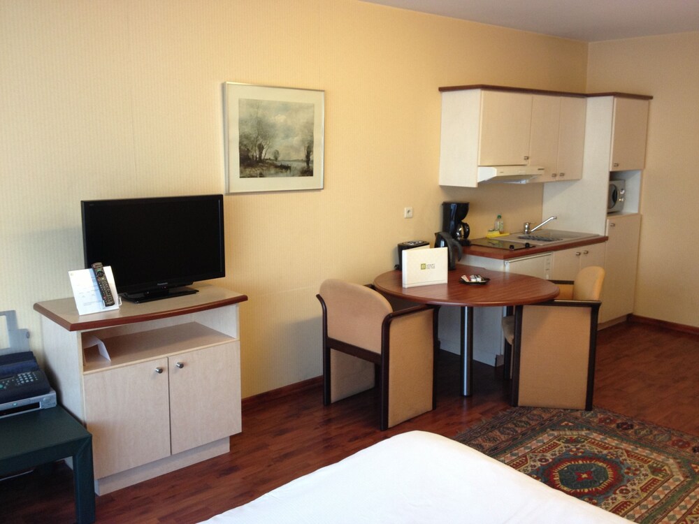 Business Apartment - Guestroom
