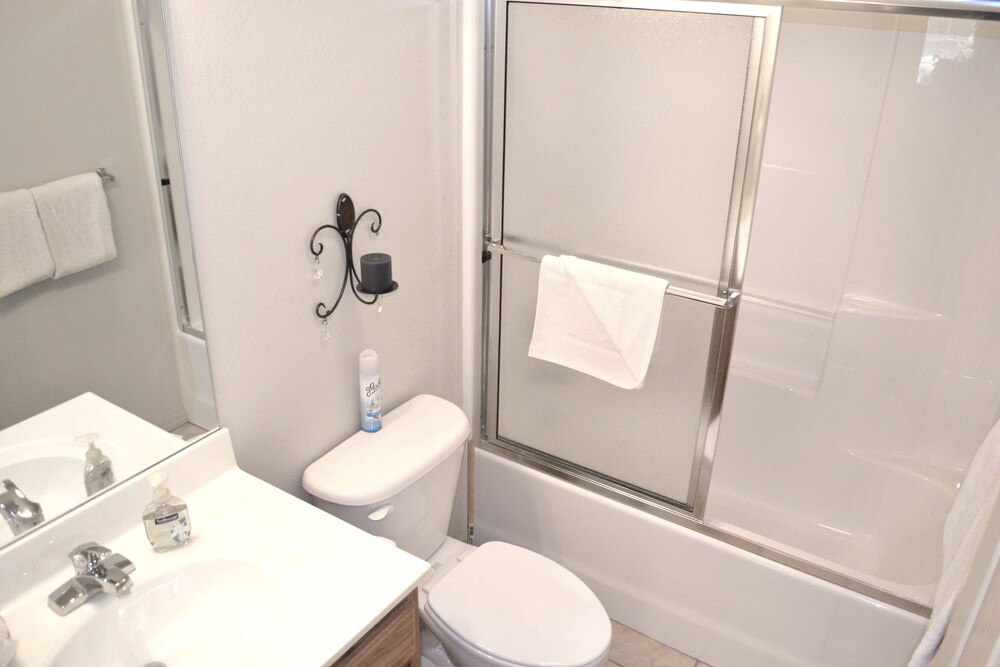Condo, 2 Bedrooms - Bathroom