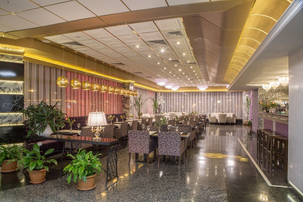 Hotel Bar