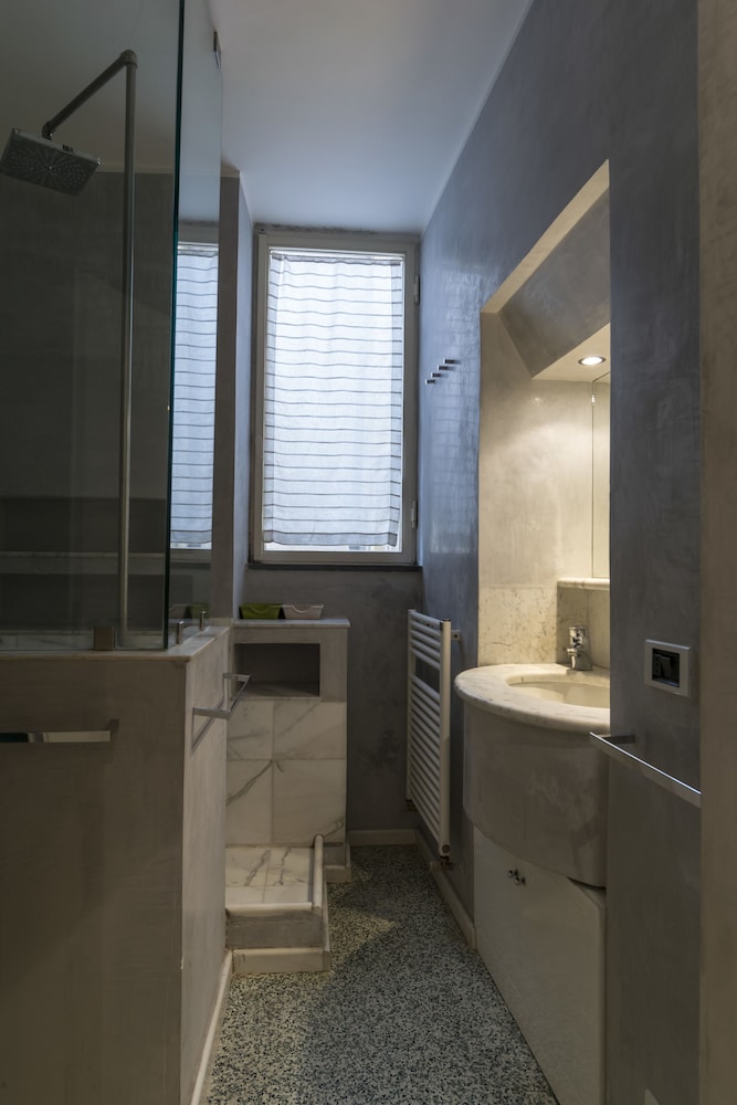 Family Apartment, 1 Bedroom, City View (3rd Floor) - Bathroom