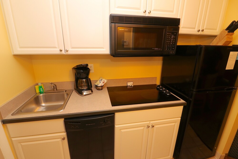 Suite, 1 Bedroom - In-Room Kitchenette