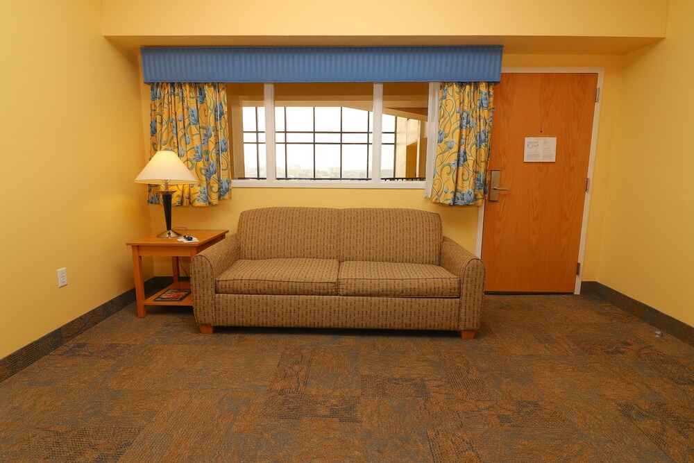Suite, 1 Bedroom - Living Room