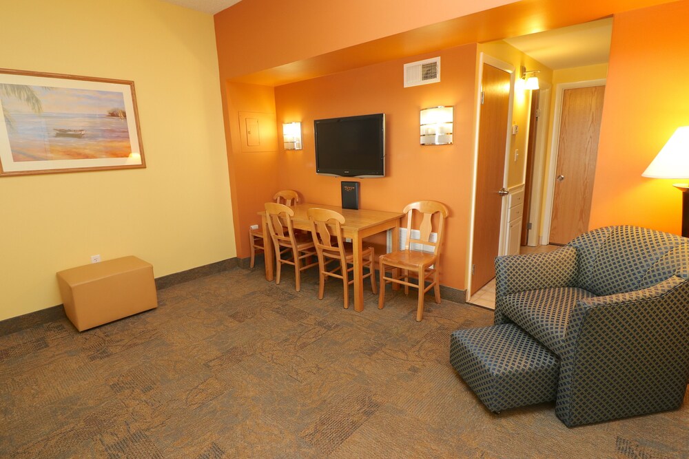 Suite, 1 Bedroom - Living Area