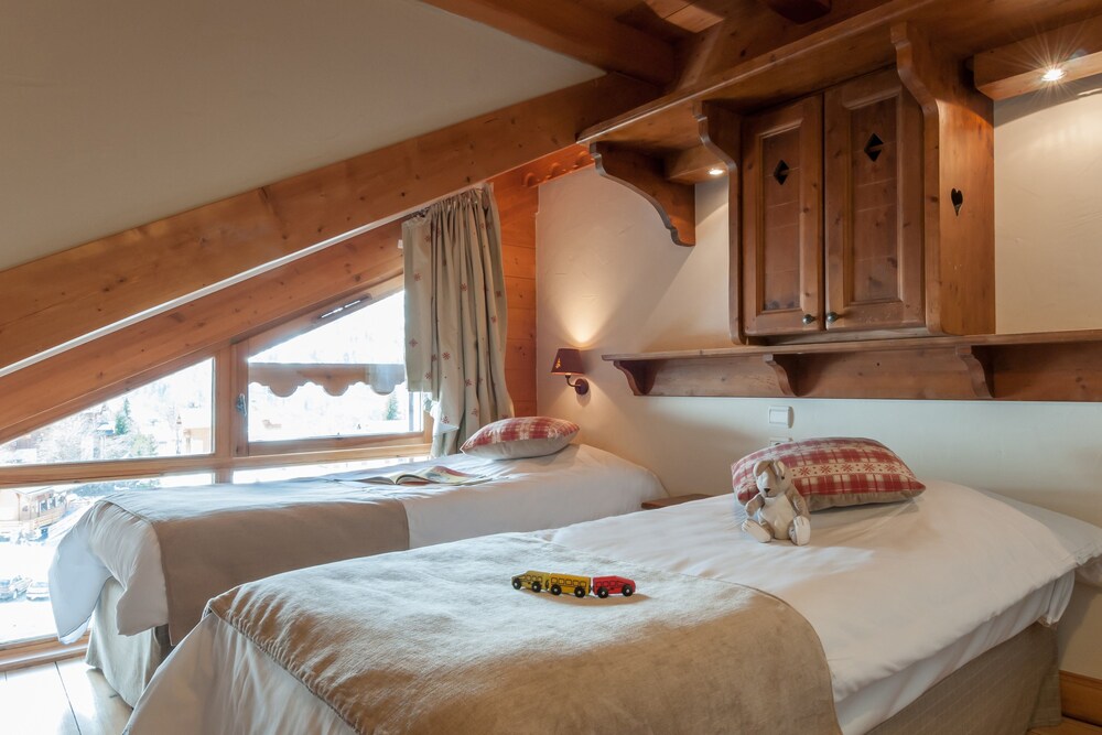 Superior 4 Bedrooms Apartment for 9 people - Guestroom