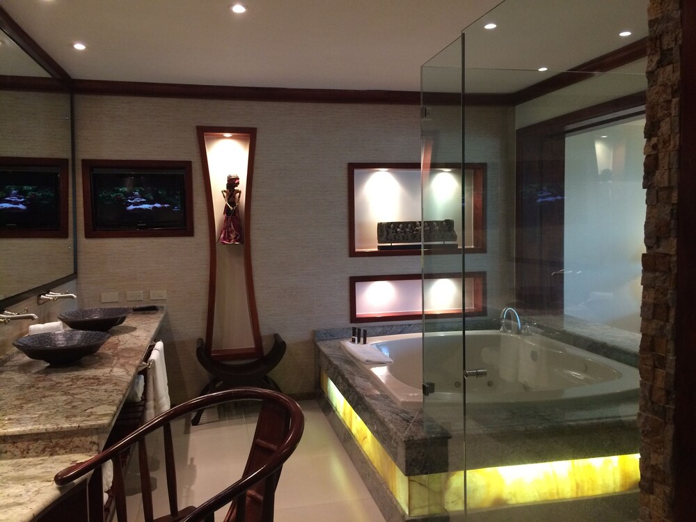 Jetted Tub