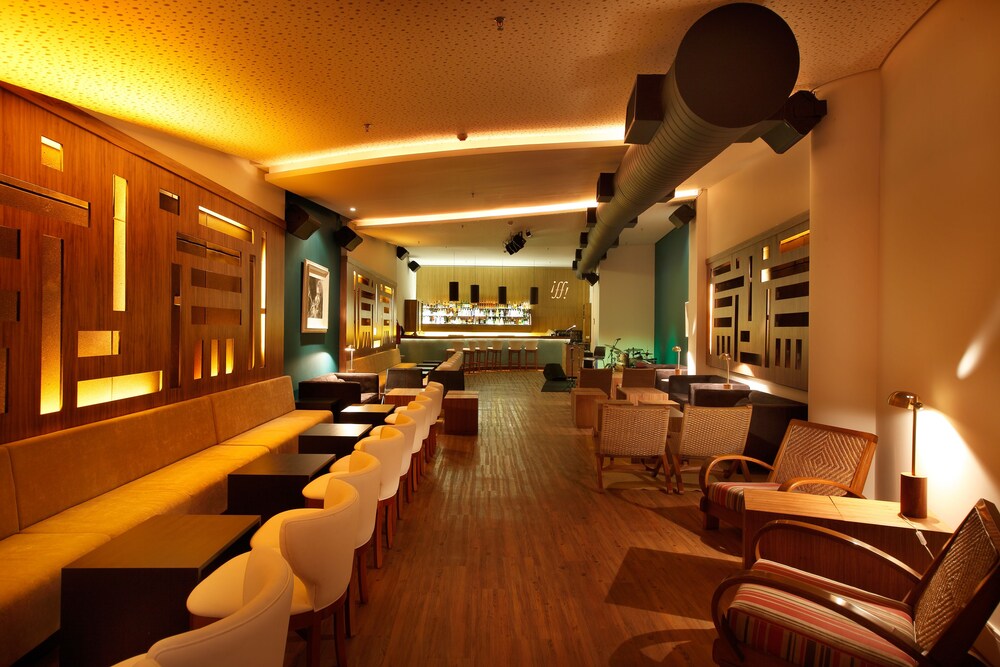 Hotel Bar