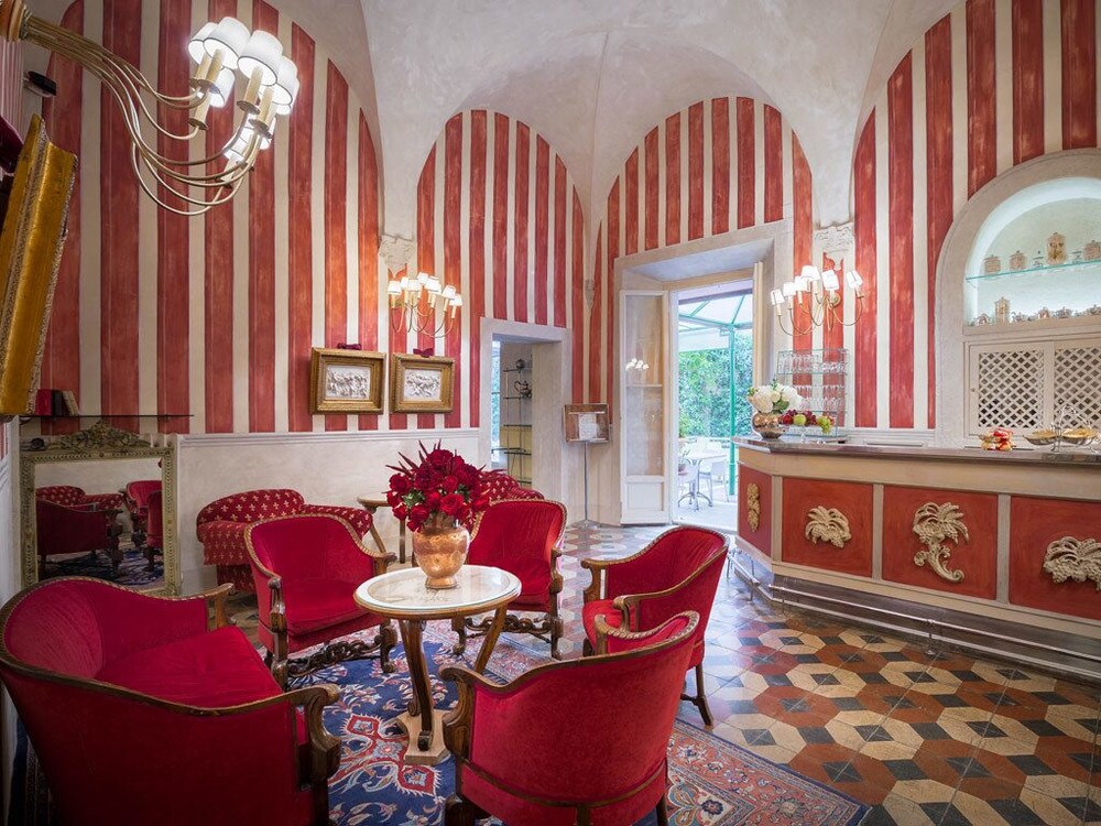 Hotel Bar