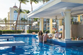Poolside Bar