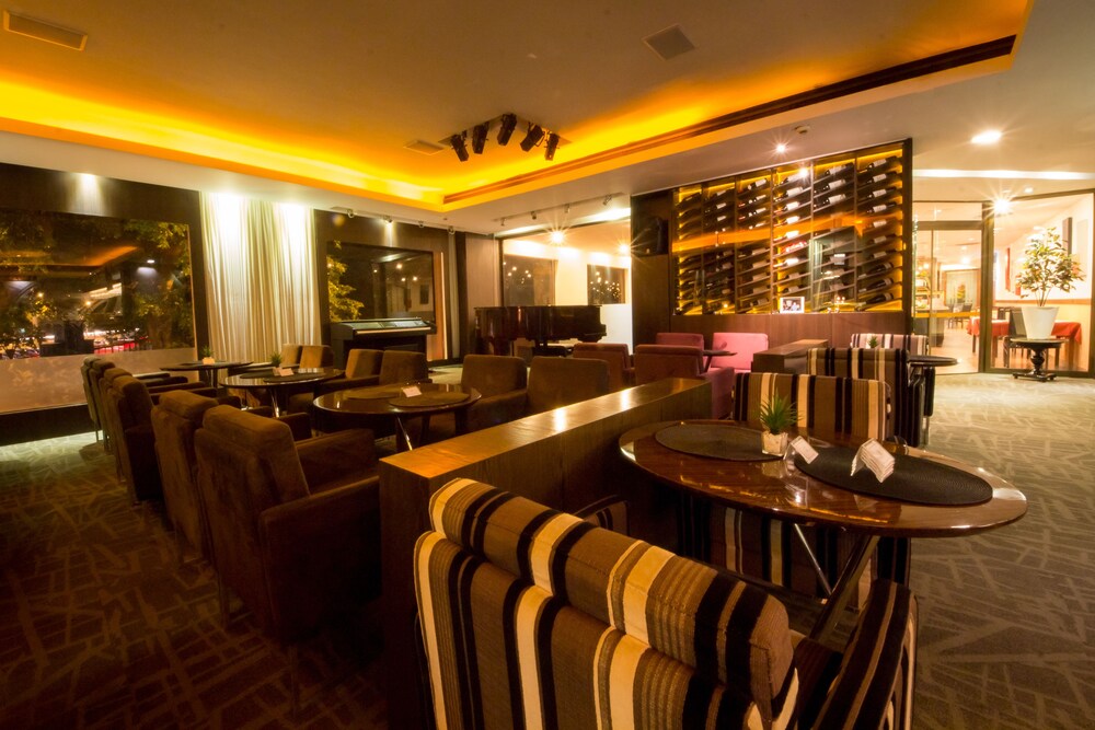 Hotel Bar