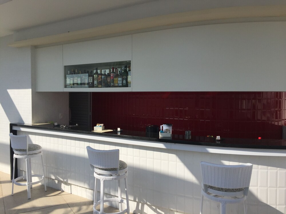Poolside Bar