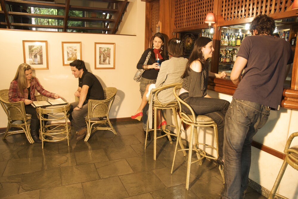 Hotel Bar
