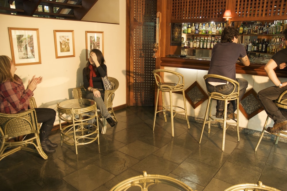 Hotel Bar