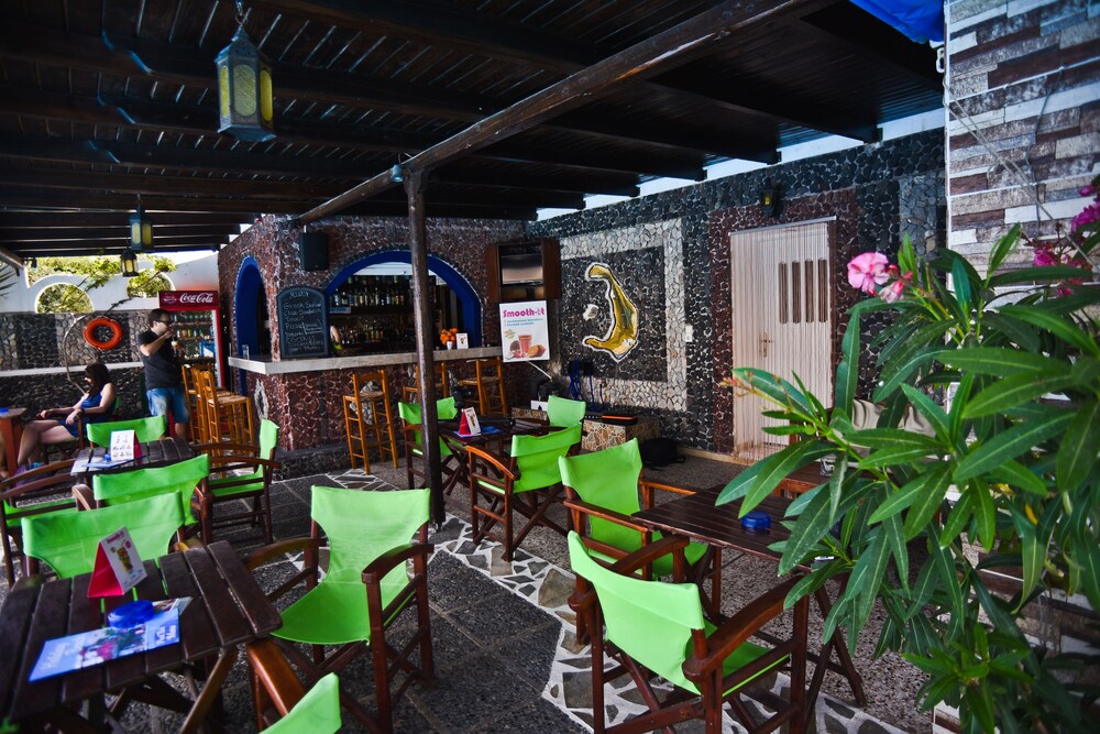 Poolside Bar