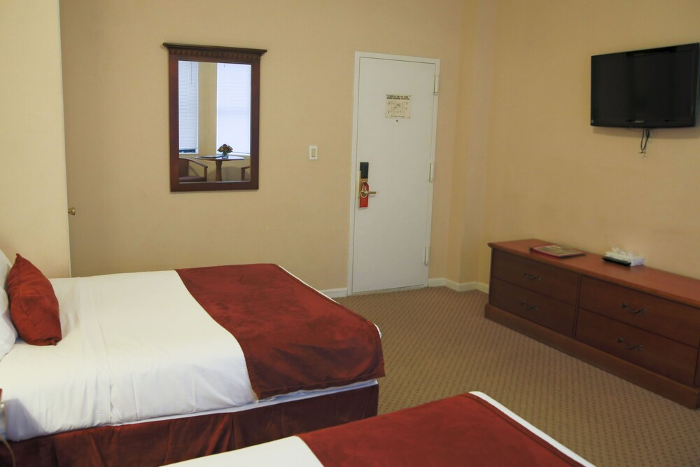 Room, Hotel St. James