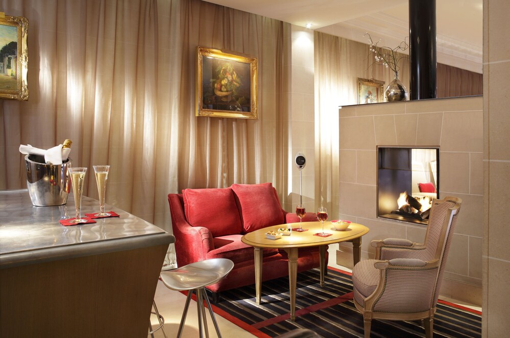 Hotel Lounge