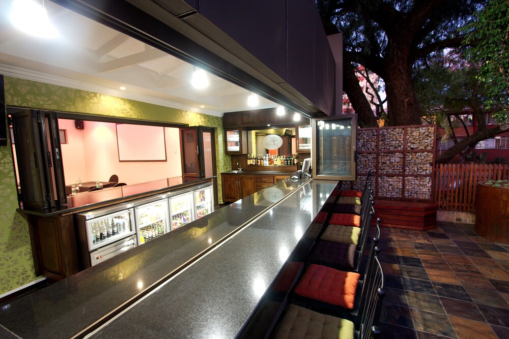Hotel Bar