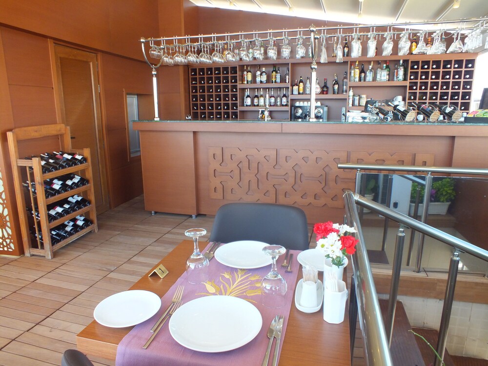Hotel Bar