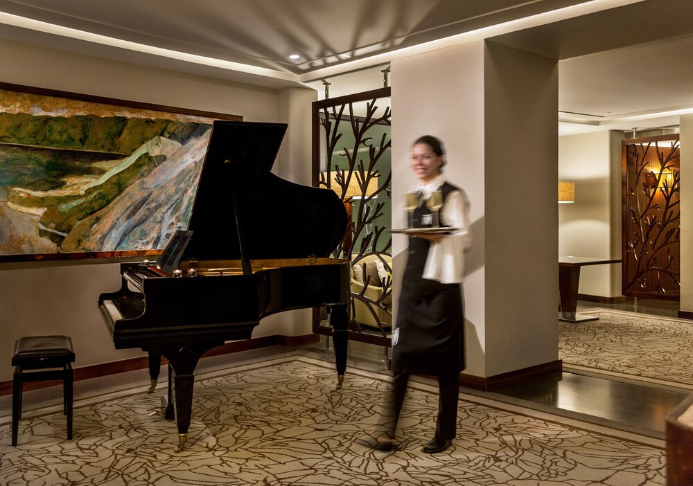 Hotel Lounge