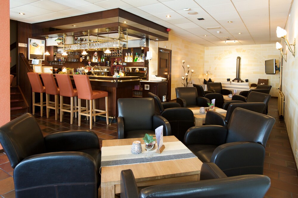 Hotel Lounge