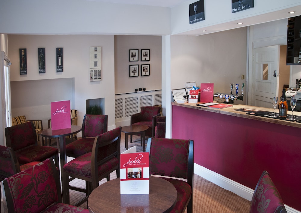 Hotel Bar