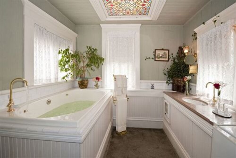 Jetted Tub