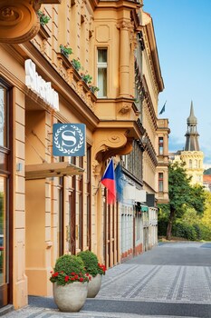 Hotel Front