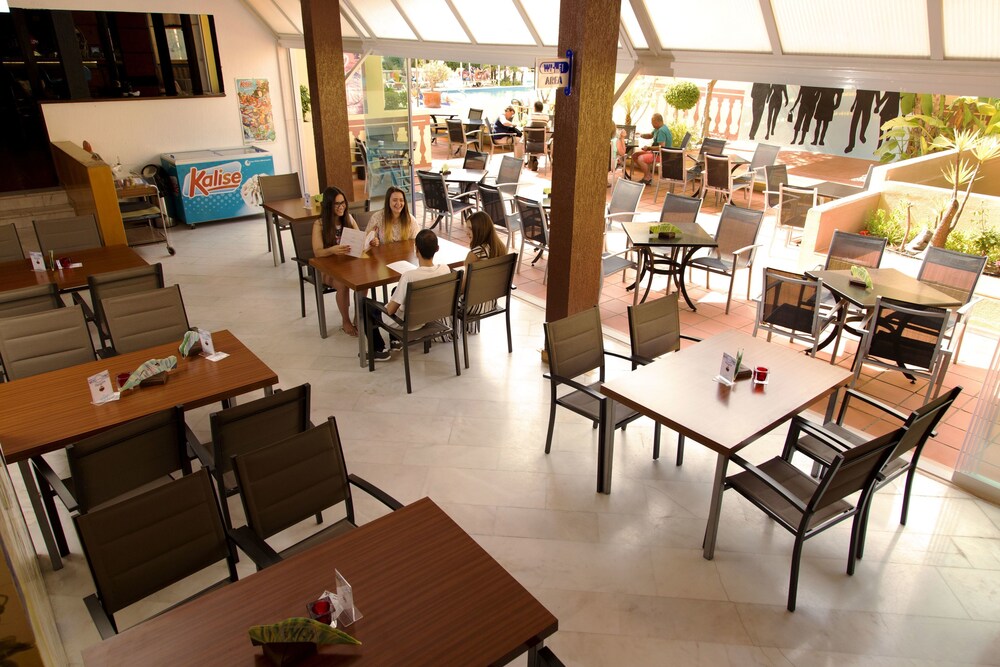 Hotel Bar