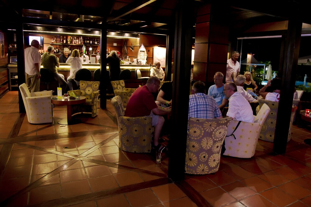 Hotel Bar