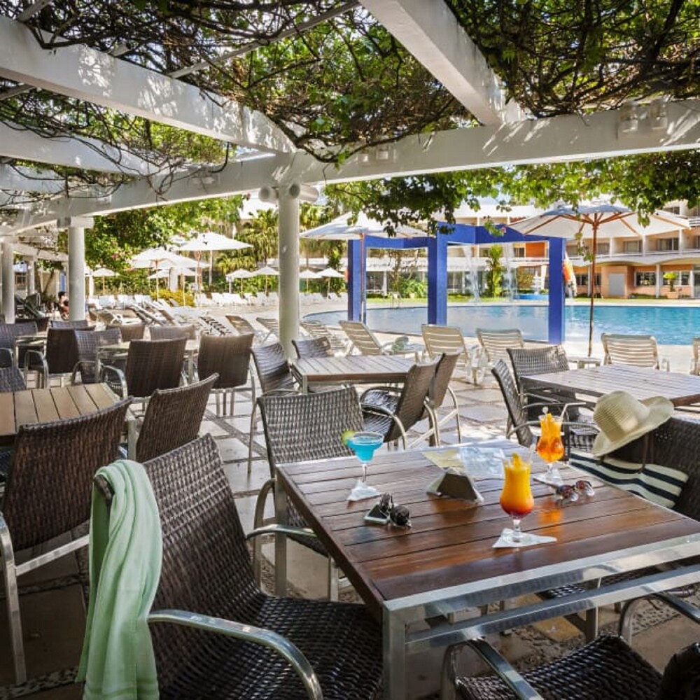 Poolside Bar