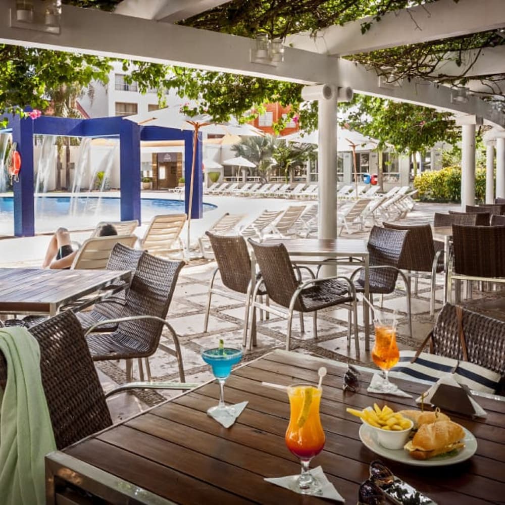 Poolside Bar