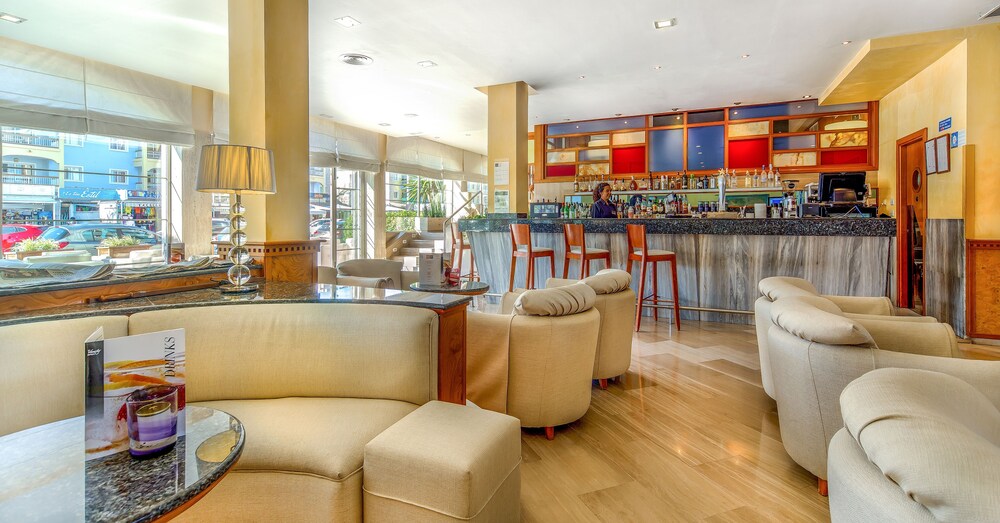 Hotel Bar