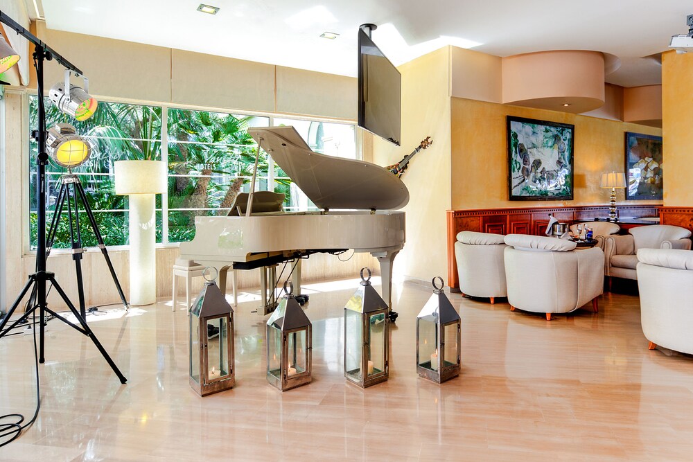 Hotel Bar