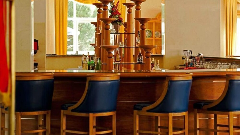 Hotel Bar
