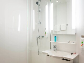 Paris Vacations - ibis Styles Paris Alésia Montparnasse - Property Image 13