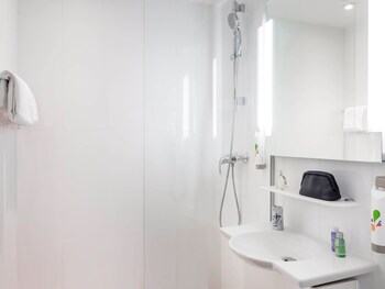 Paris Vacations - ibis Styles Paris Alésia Montparnasse - Property Image 18