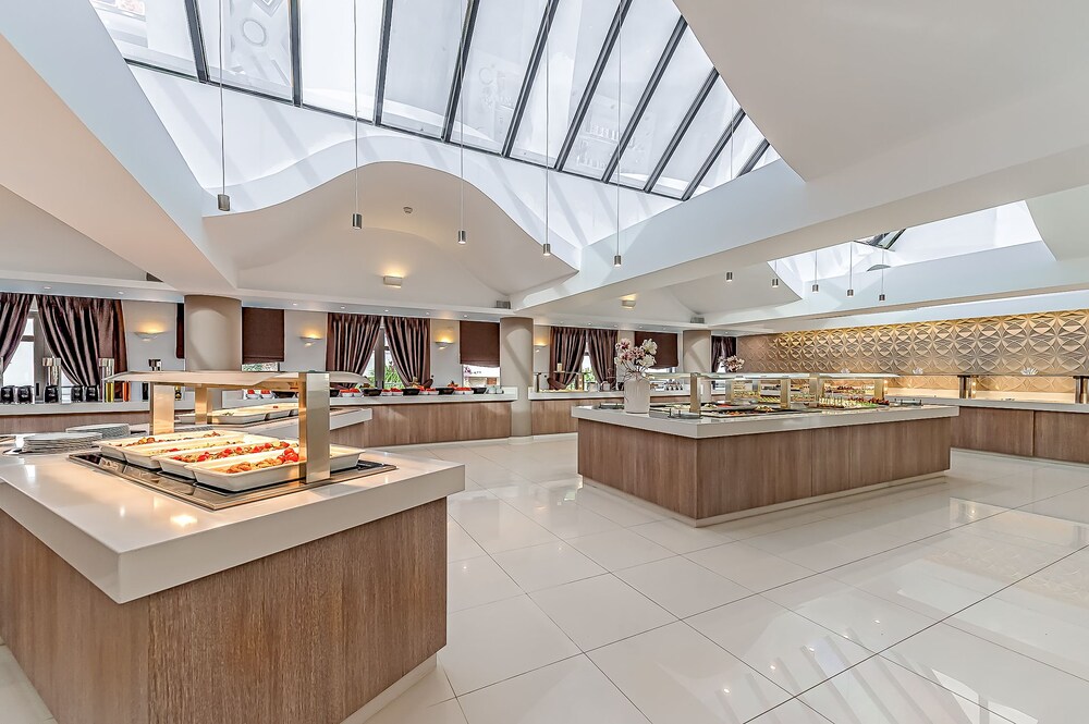 Food Court
